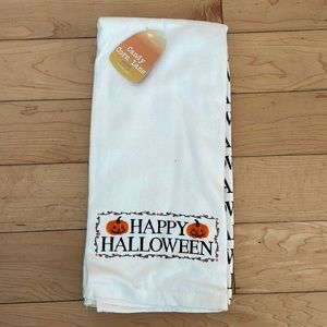 New with tags. Two kitchen towels